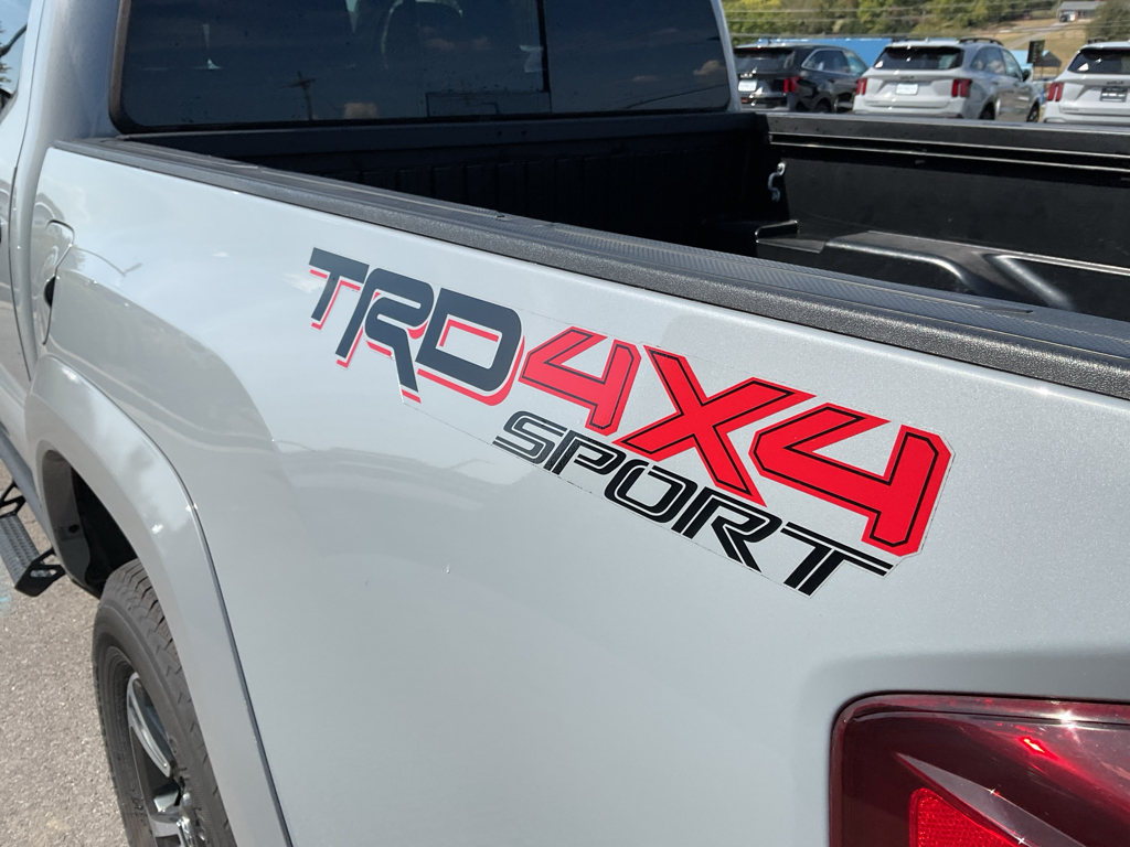 2018 Toyota Tacoma TRD Sport 4x4 Double Cab photo 10