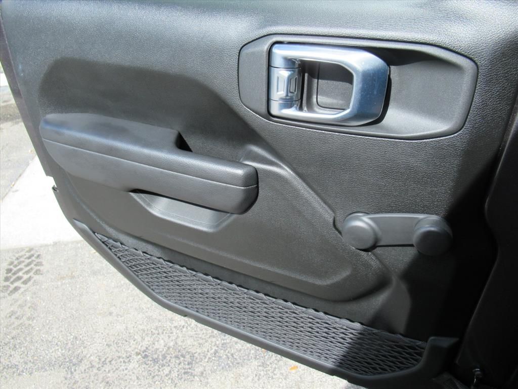 2022 Jeep Wrangler Unlimited Sport photo 26