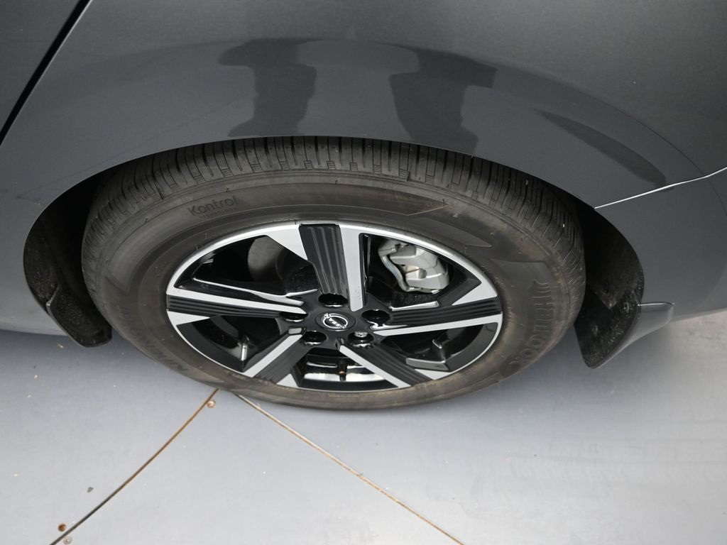 2025 Nissan Sentra SV photo 7