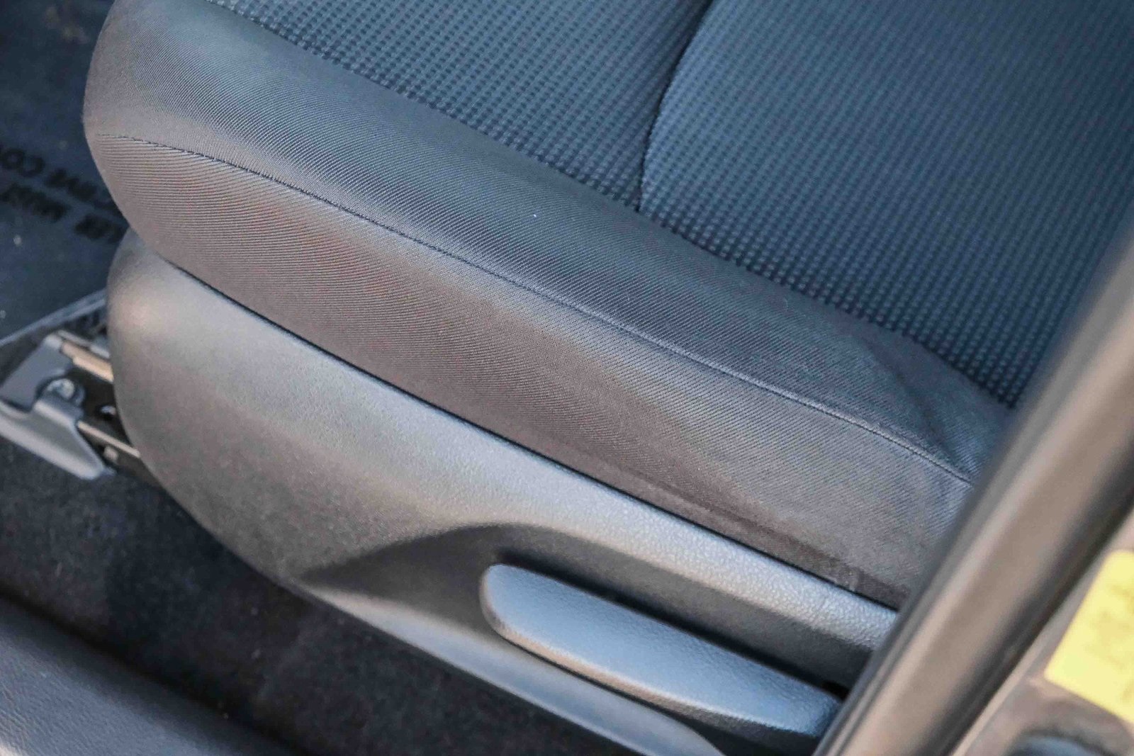 2022 Toyota RAV4 LE photo 21