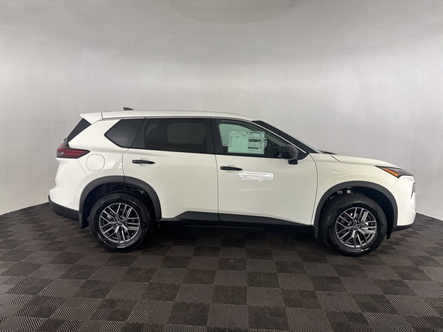 2026 Nissan Rogue S photo 4