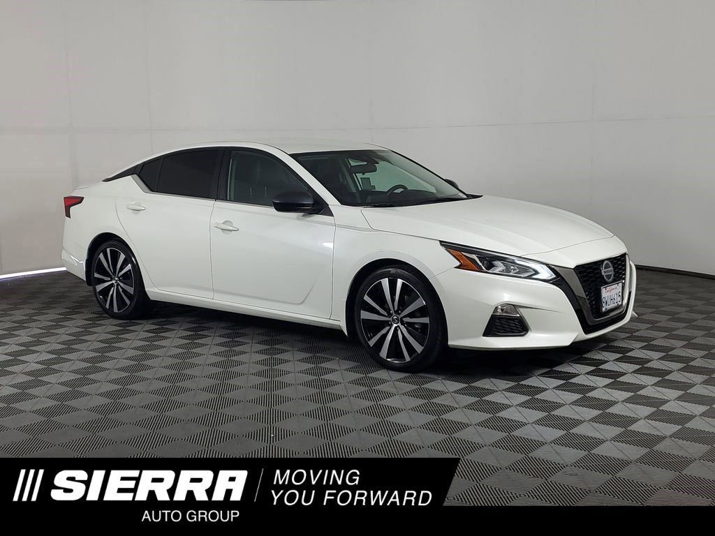 Used 2021 White Nissan 2.5 SR image 1
