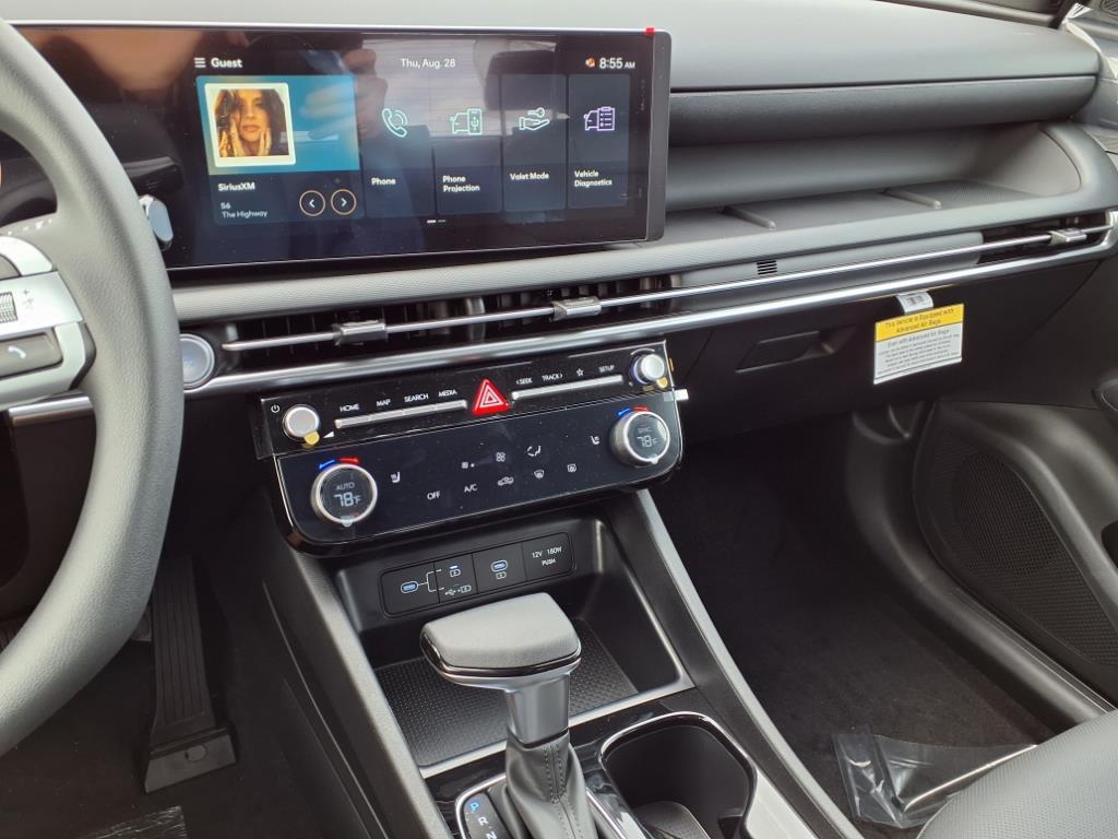 2026 Hyundai Santa Cruz SEL photo 2