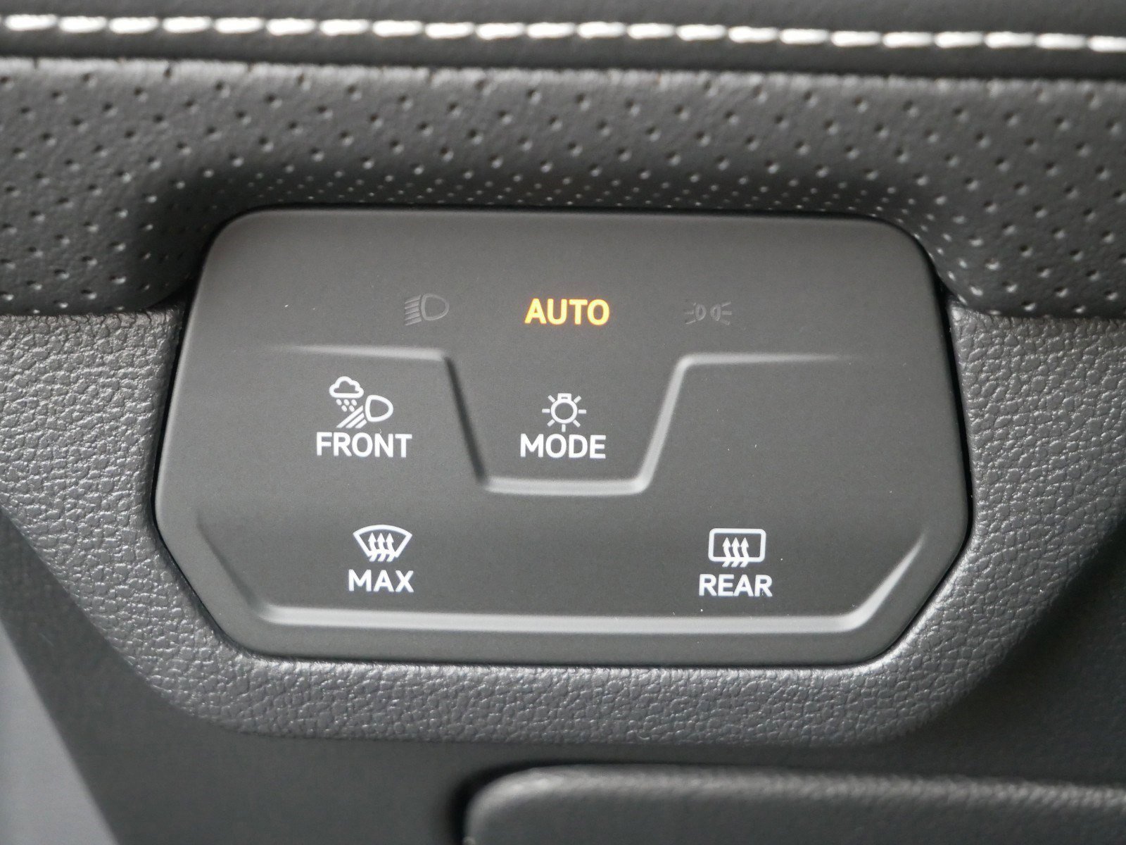 2025 Volkswagen Atlas SEL Premium R-Line photo 9