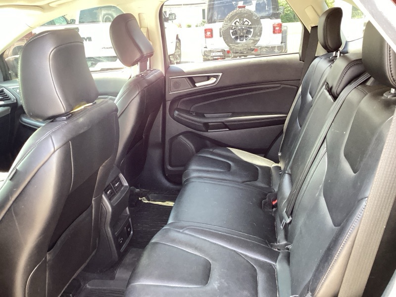 2021 Ford Edge Titanium photo 13
