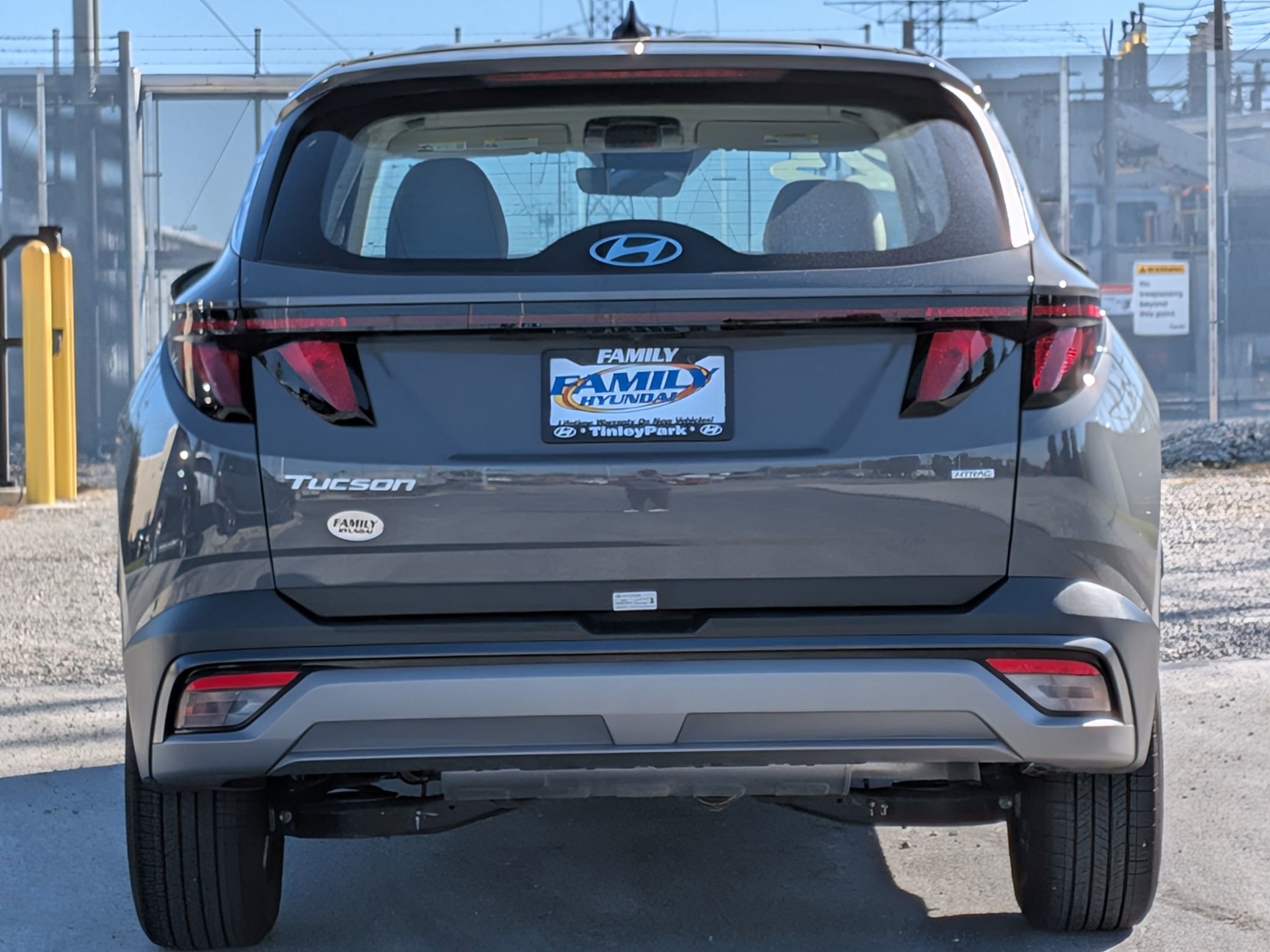 2025 Hyundai Tucson SE photo 3