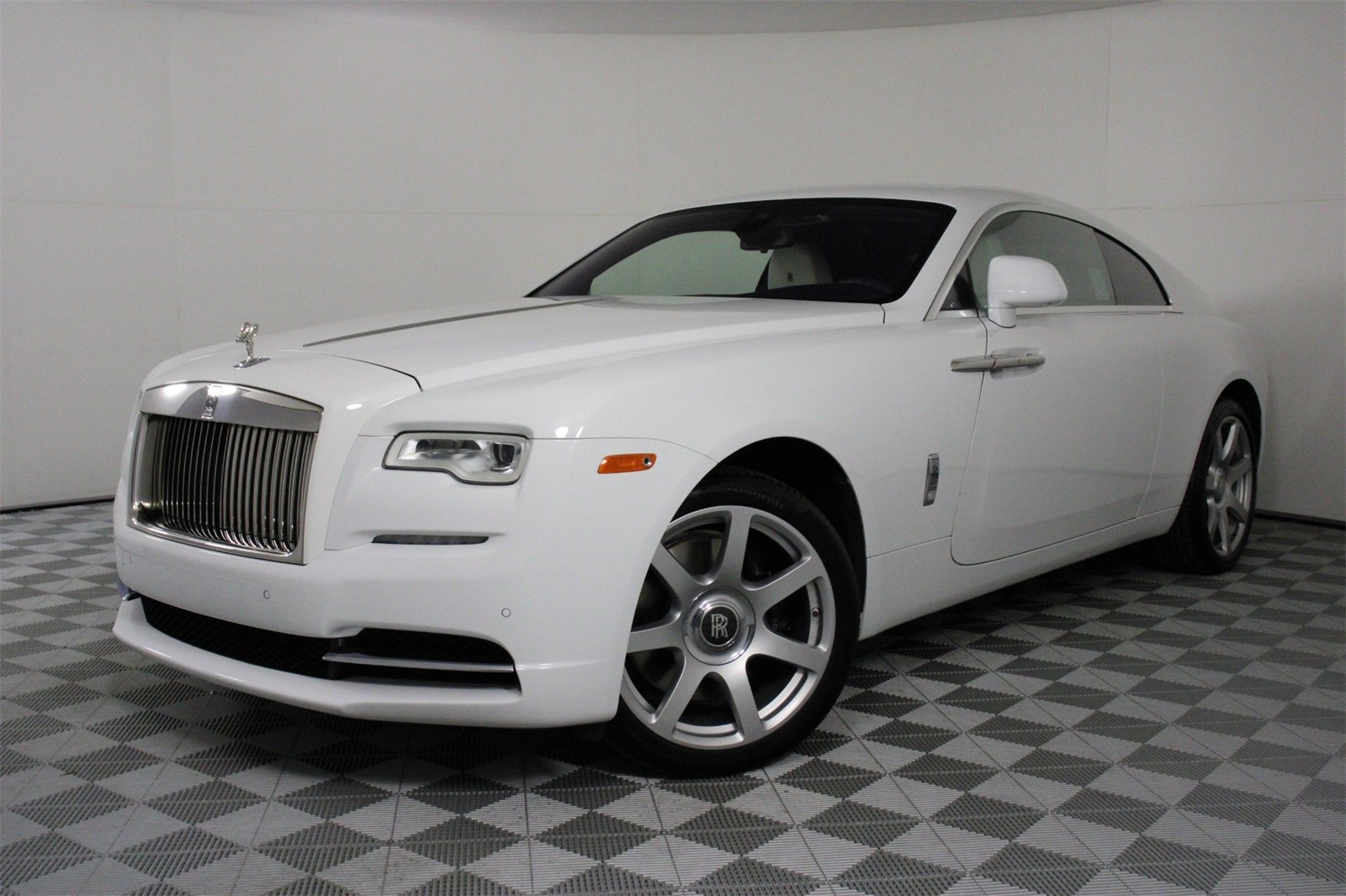 Certified Used 2019 Arctic White Rolls-Royce  image 1