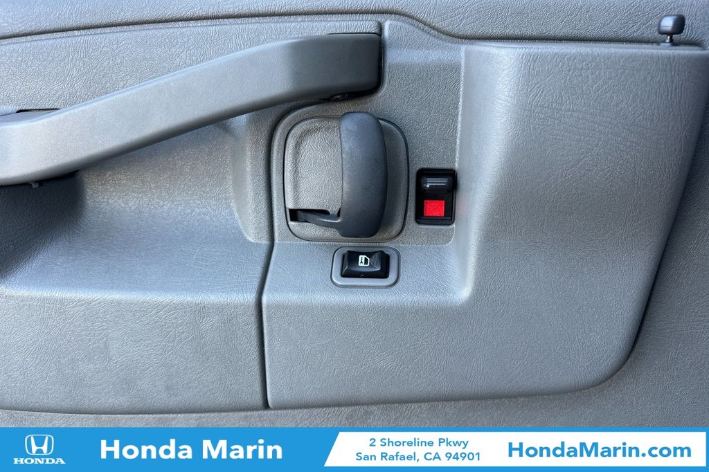 2024 Chevrolet Express 2500 Work Van photo 4