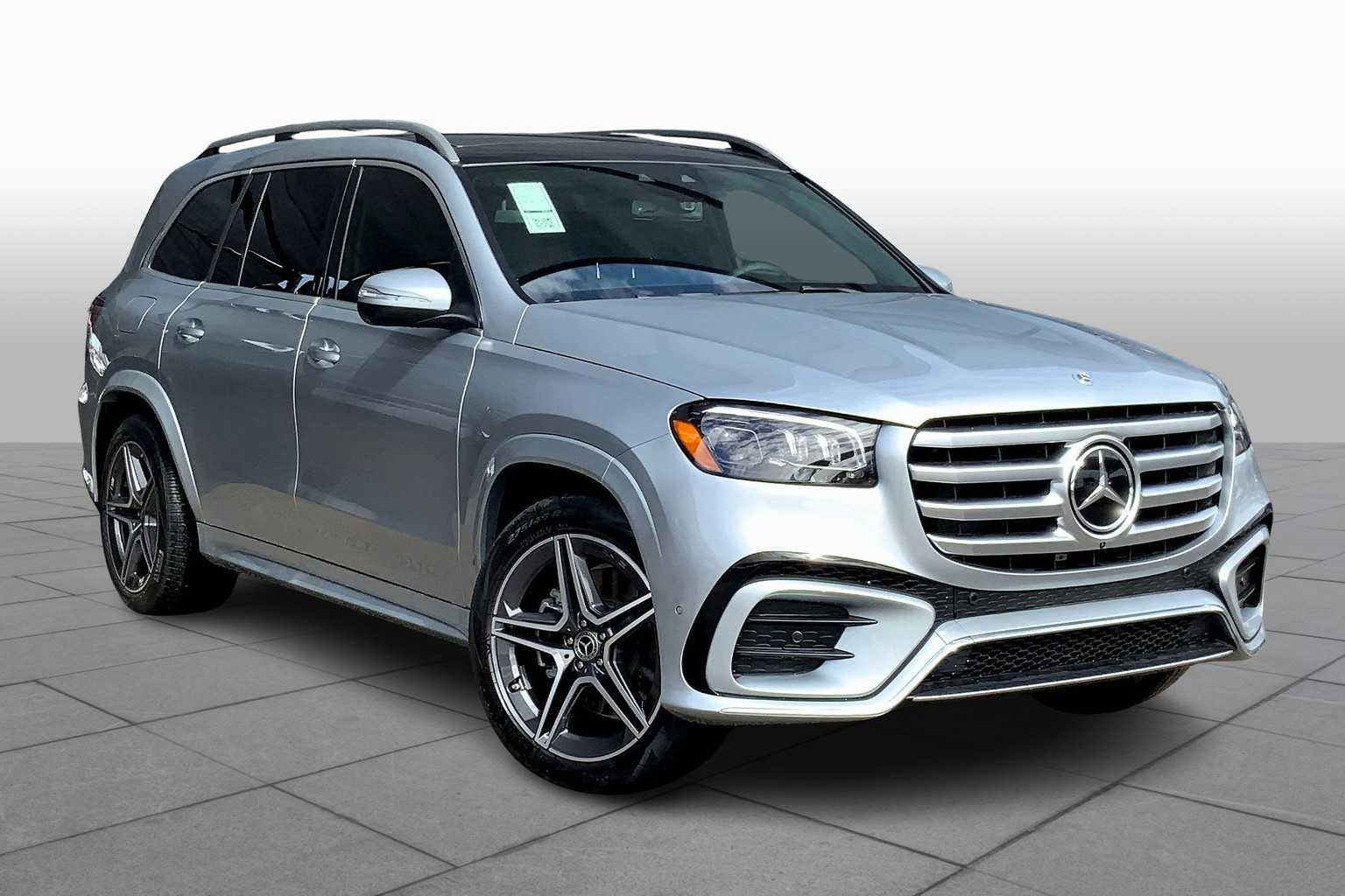 2025 Mercedes Benz GLS 450 4MATIC photo 2