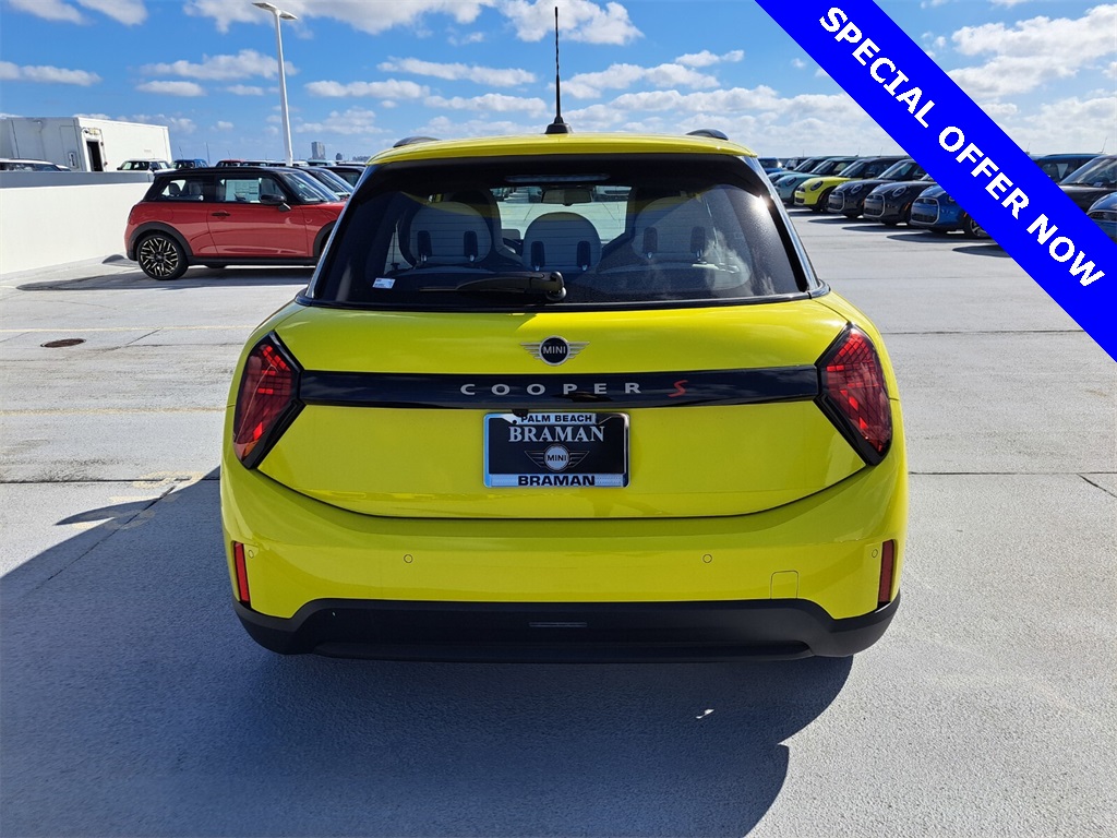 2025 Mini Cooper 4 Door Hardtop Signature photo 4