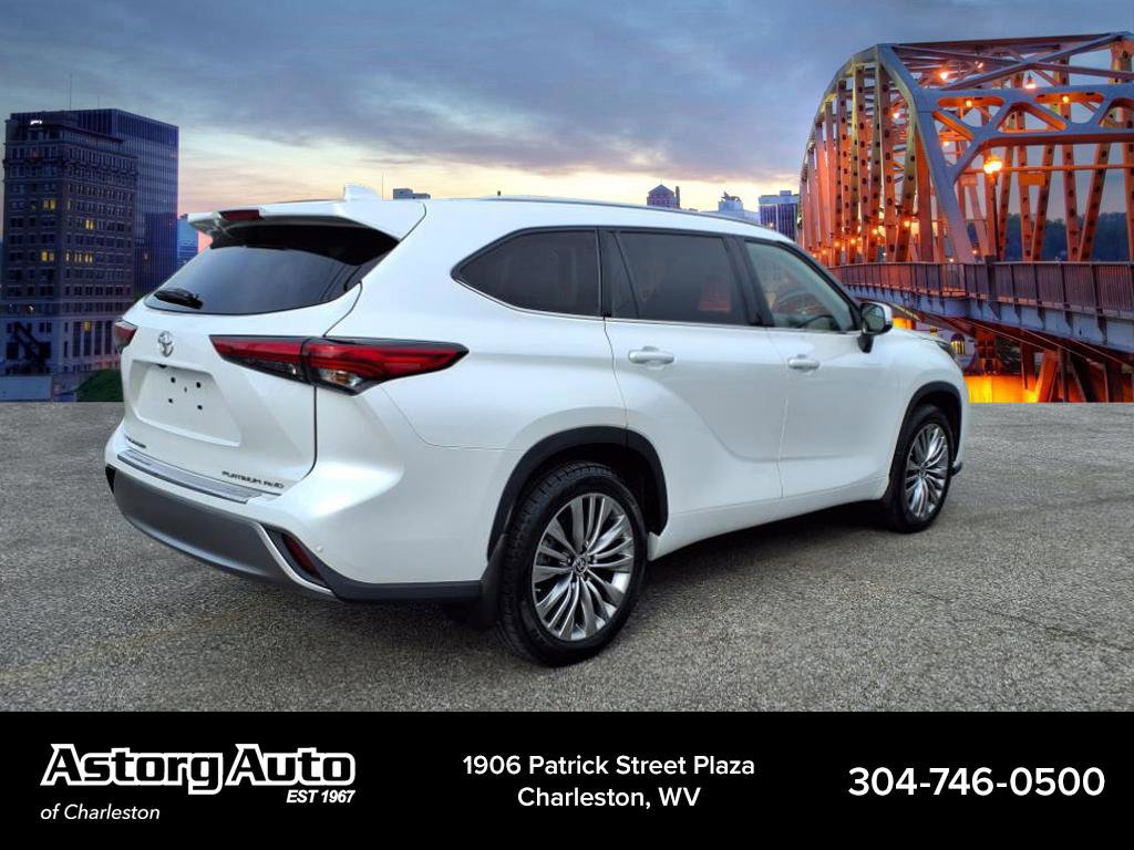 2022 Toyota Highlander Platinum photo 3