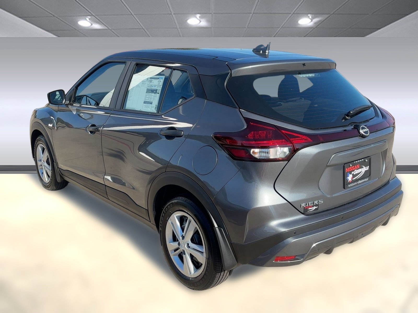 2025 Nissan Kicks Play S photo 3