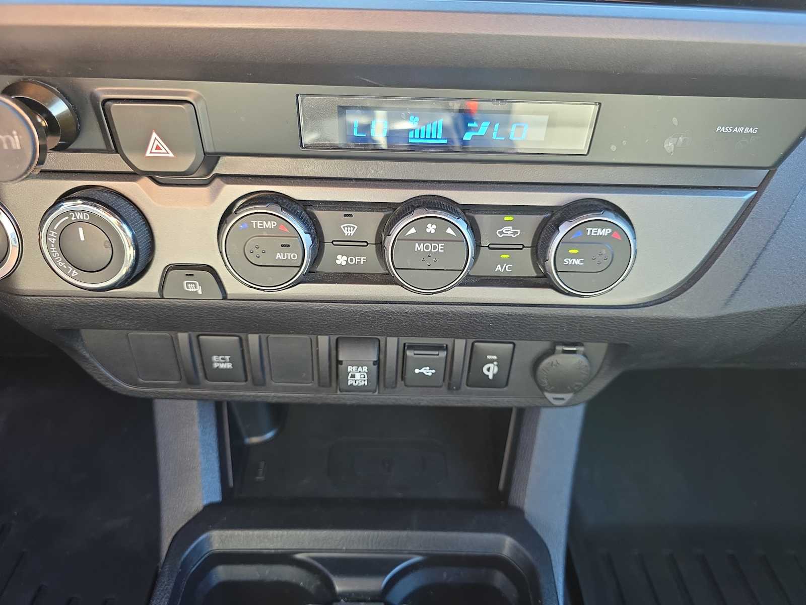 2022 Toyota Tacoma TRD Sport 4x4 photo 17