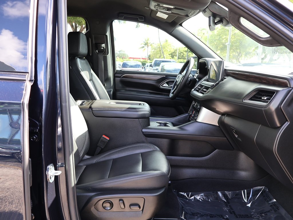 2023 Chevrolet Suburban Z71 photo 32