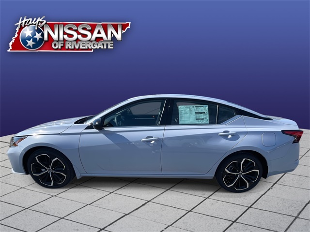 2025 Nissan Altima SR photo 4