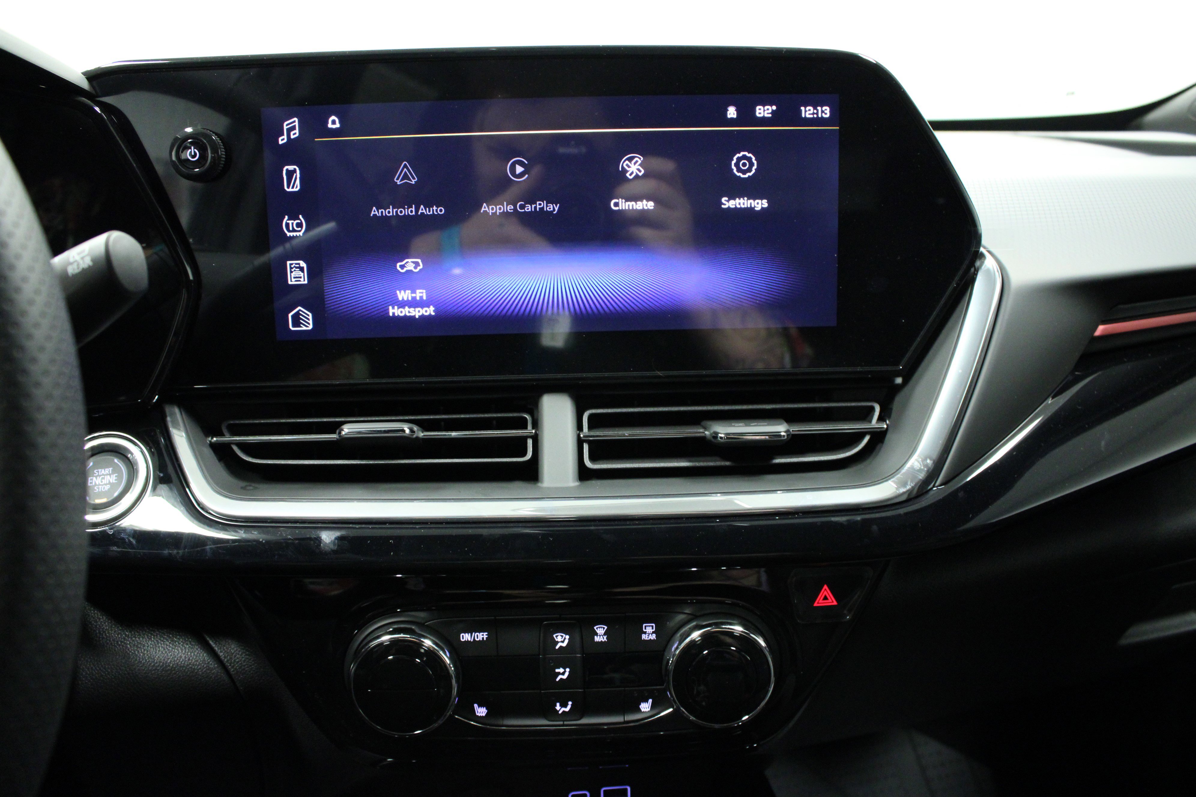 2025 Chevrolet Trax photo 17