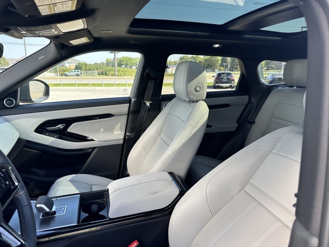 2026 Land Rover Range Rover Evoque S photo 3