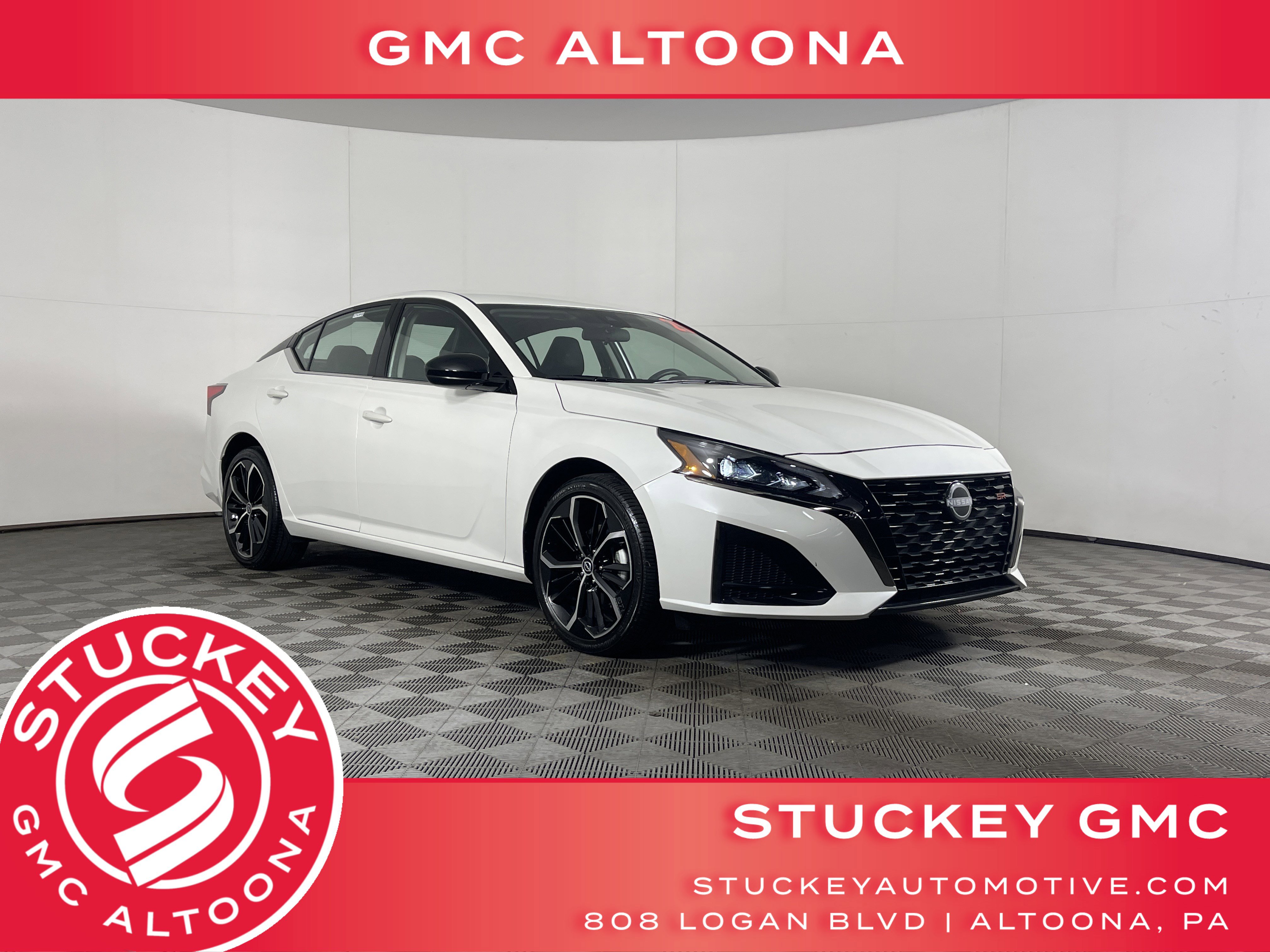 2025 Nissan Altima SR's photo