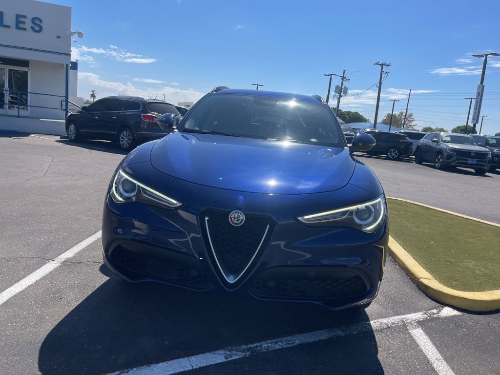 2018 Alfa Romeo Stelvio Base photo 5