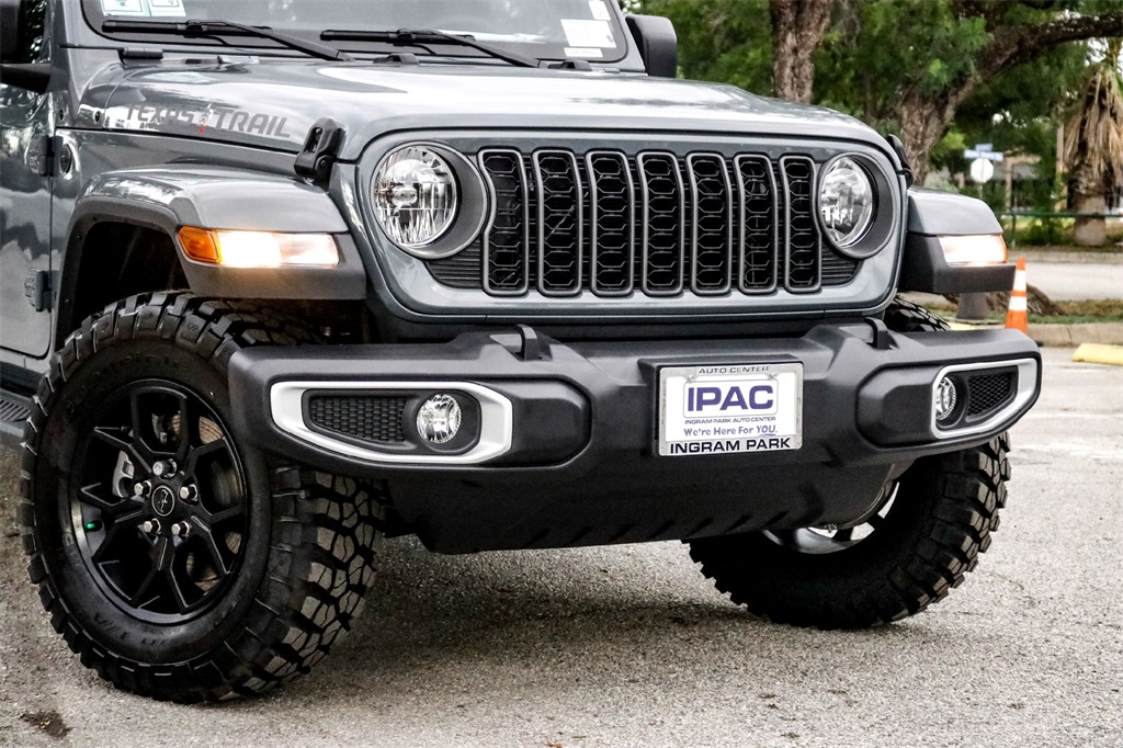2025 Jeep Gladiator Texas Trail photo 2