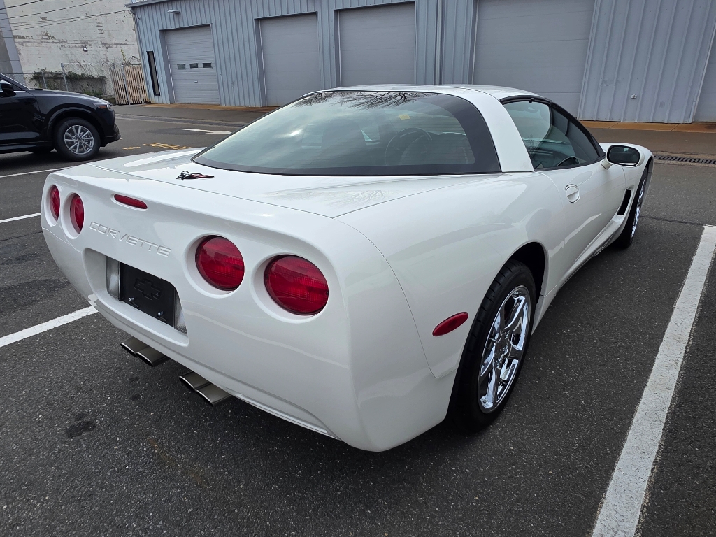 2002 Chevrolet Corvette photo 3