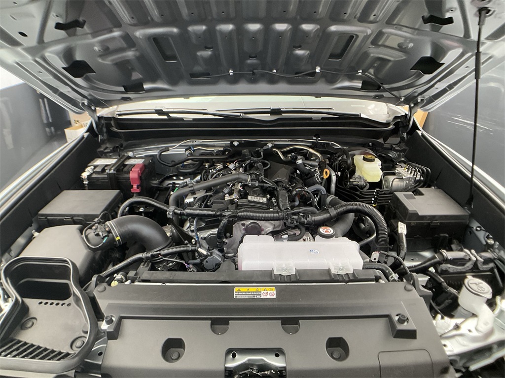 2025 Toyota Tacoma SR5 4x4 Double Cab photo 29