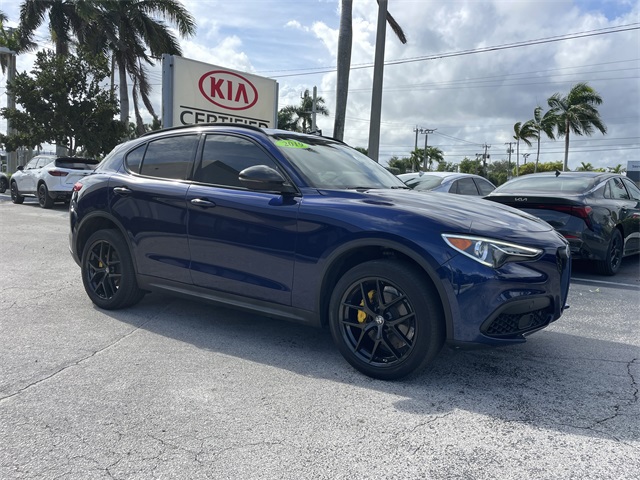 2019 Alfa Romeo Stelvio Base's photo