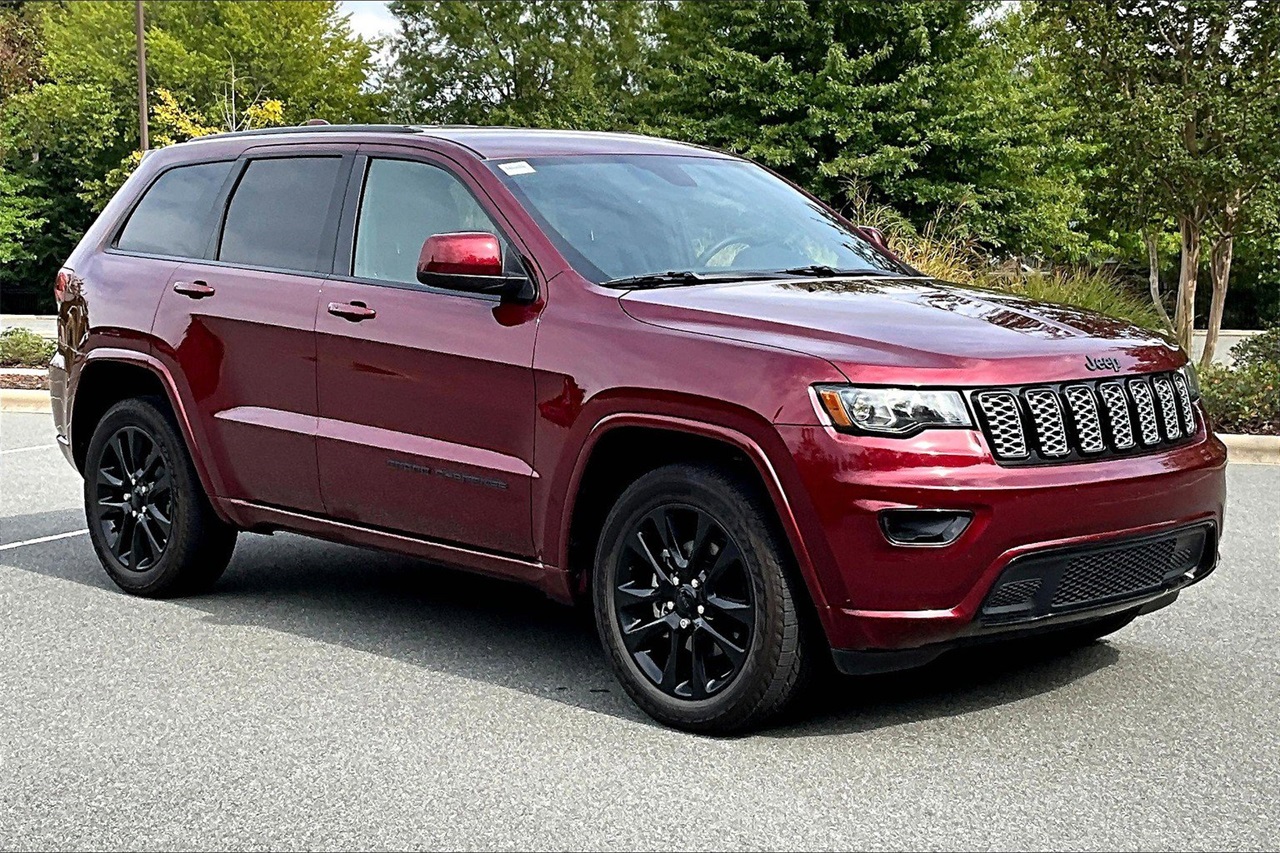 2018 Jeep Grand Cherokee Altitude photo 2