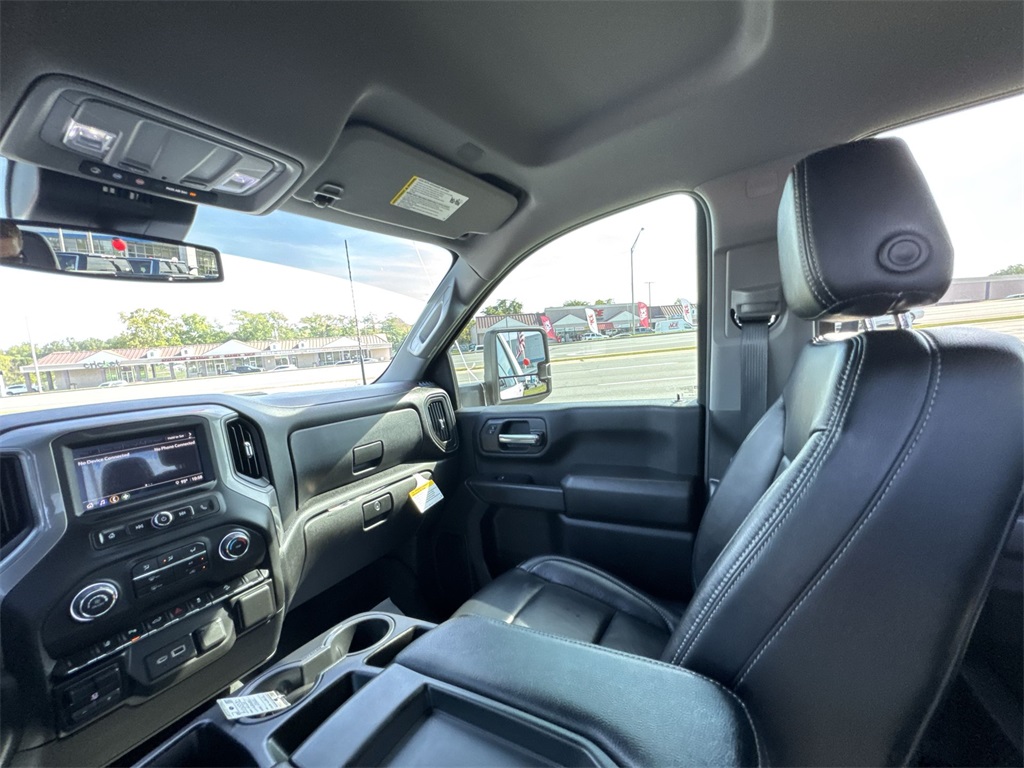 2024 Chevrolet Silverado 2500HD Custom photo 11