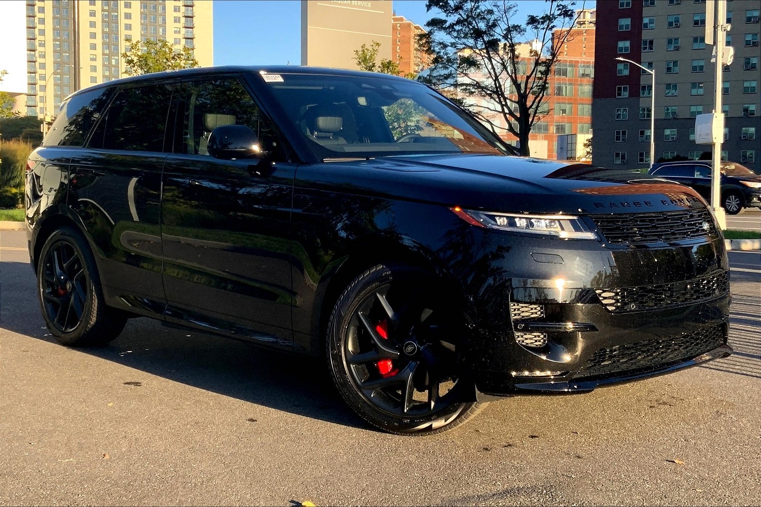 2025 Land Rover Range Rover Sport SE photo 2