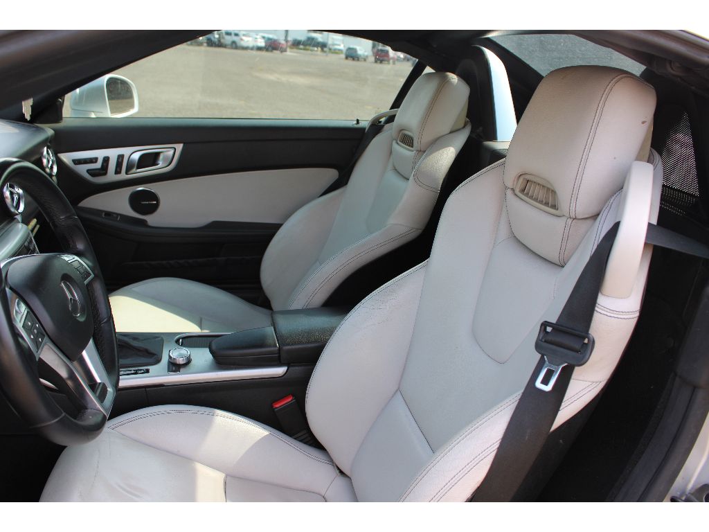 2013 Mercedes Benz SLK 250 photo 12
