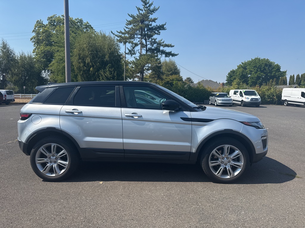 2017 Land Rover Range Rover Evoque SE photo 3