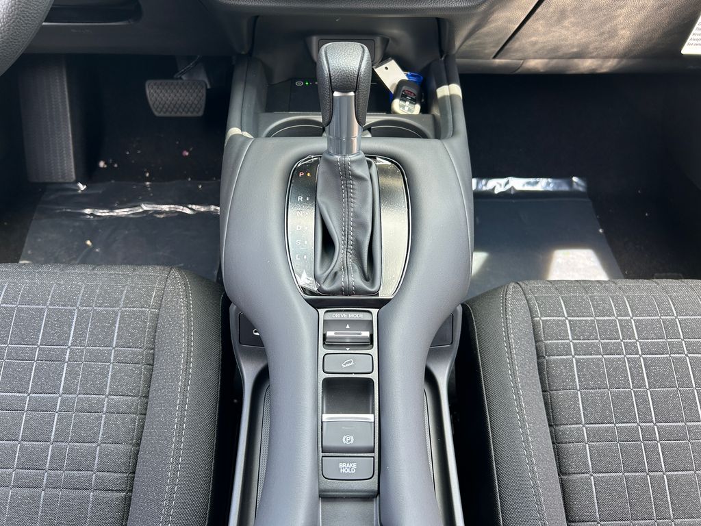 2026 Honda HR-V LX photo 13
