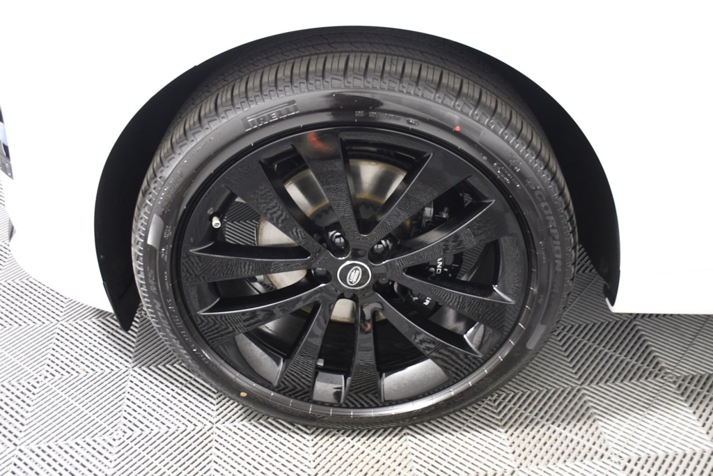 2025 Land Rover Range Rover Sport SE photo 11