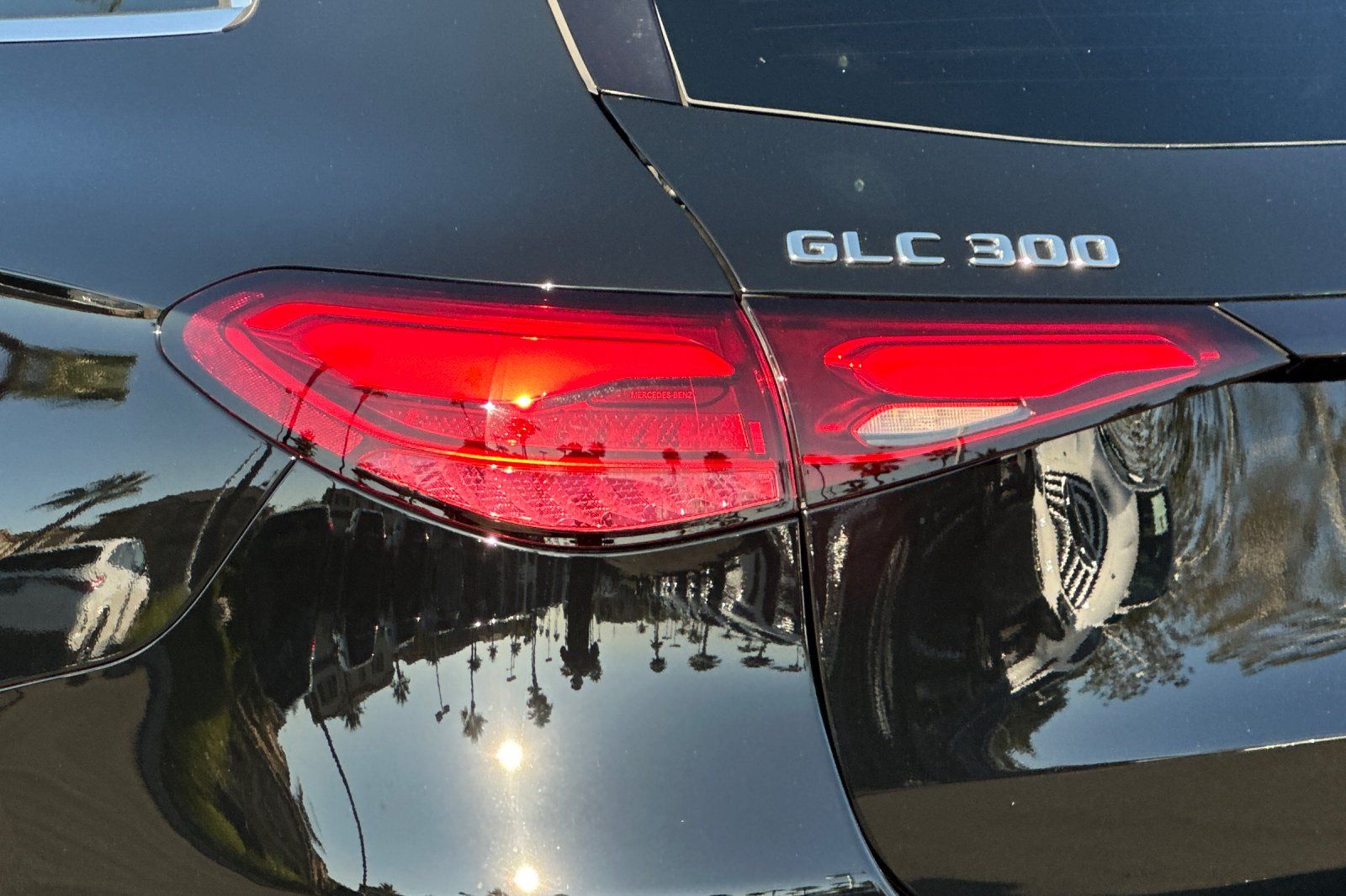 2025 Mercedes Benz GLC 300 photo 12