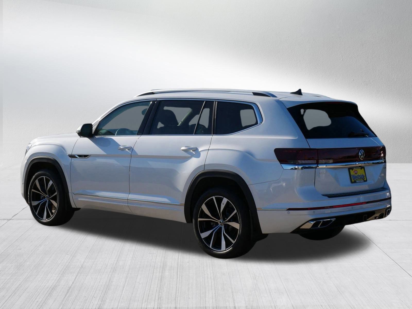 2026 Volkswagen Atlas SEL Premium R-Line photo 2