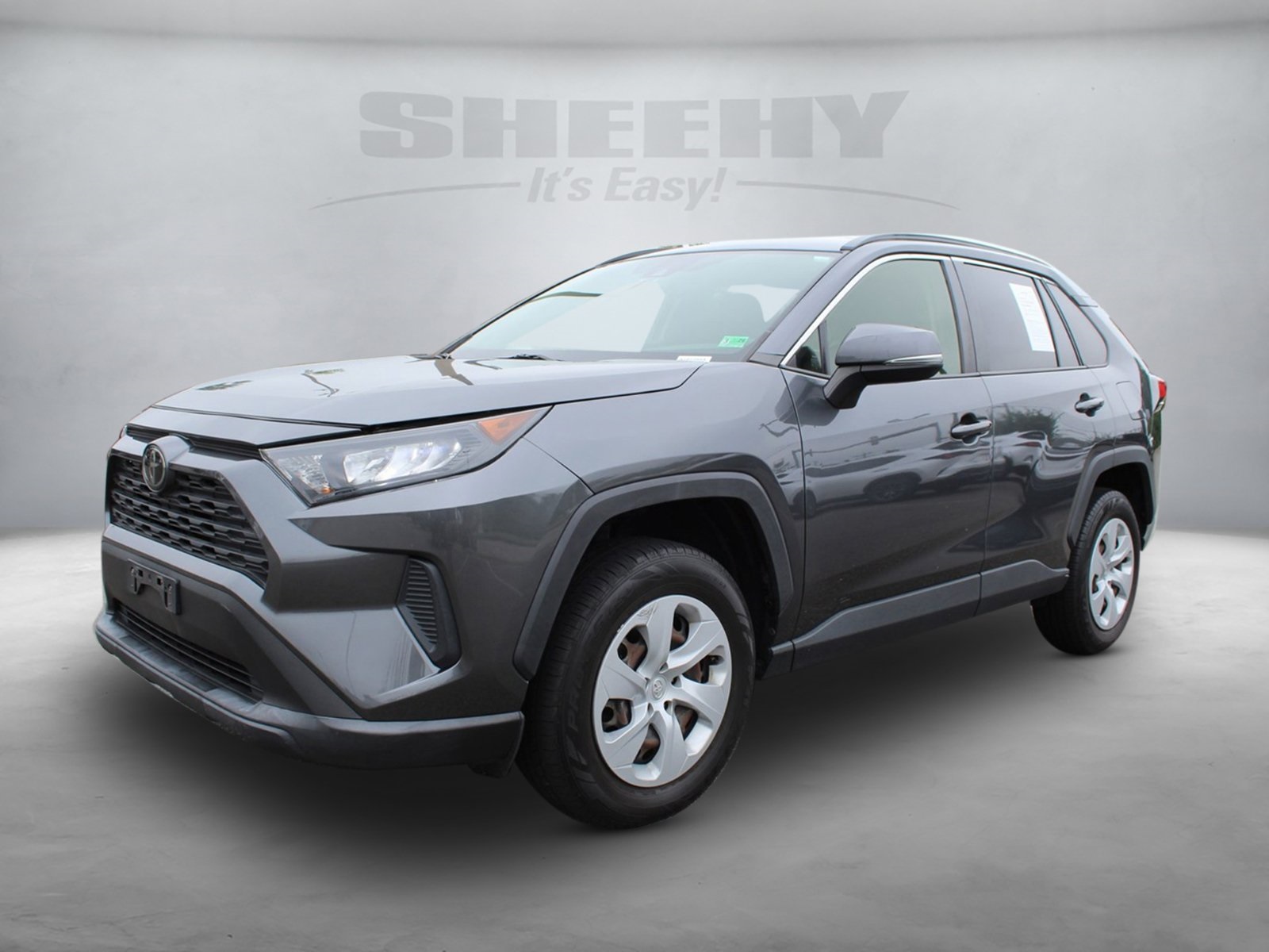 2019 Toyota RAV4 LE photo 8
