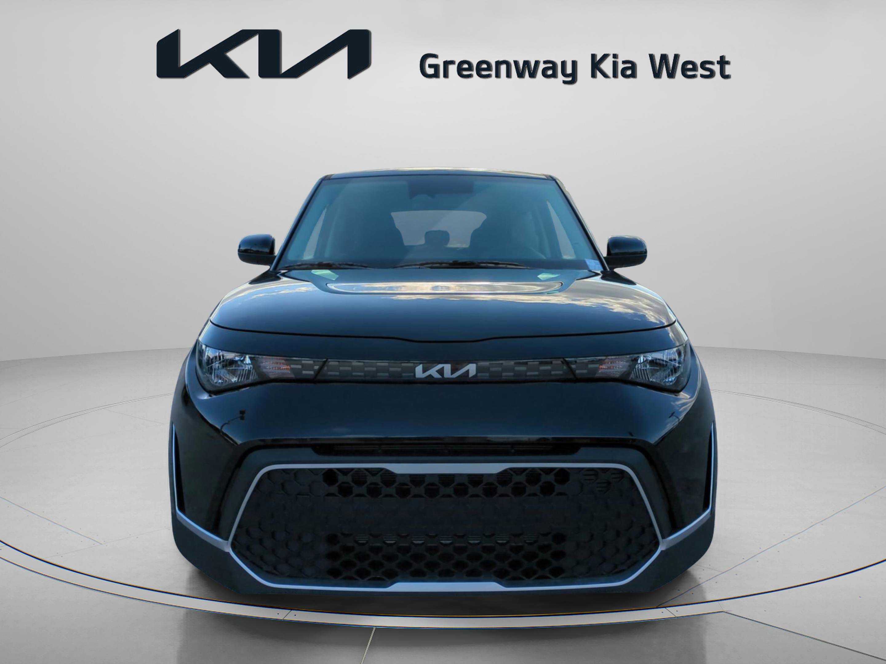 2025 Kia Soul LX photo 2