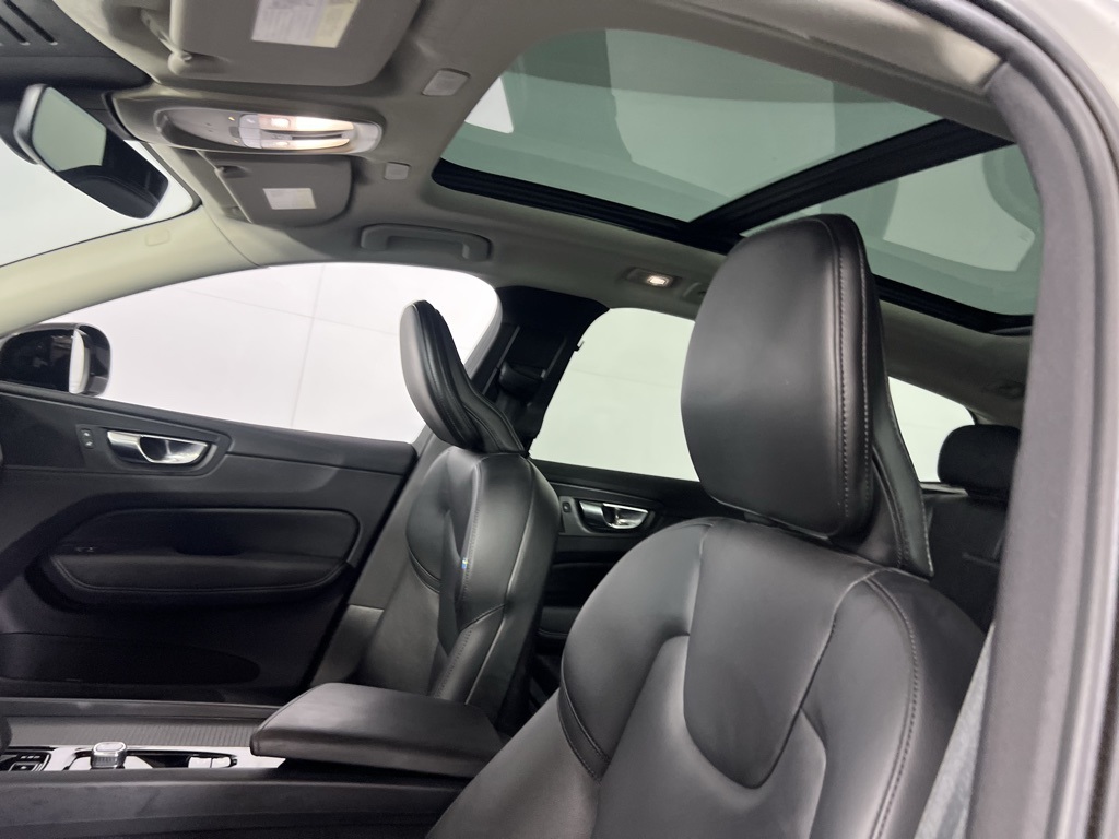 2024 Volvo XC60 B5 Core photo 21