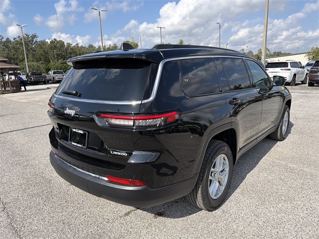 2025 Jeep Grand Cherokee Laredo X photo 2