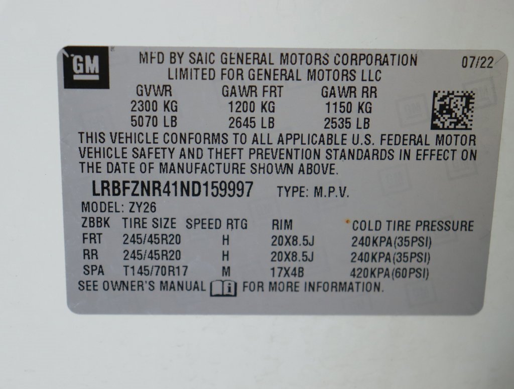 Used 2022 Summit White Buick Essence image 40