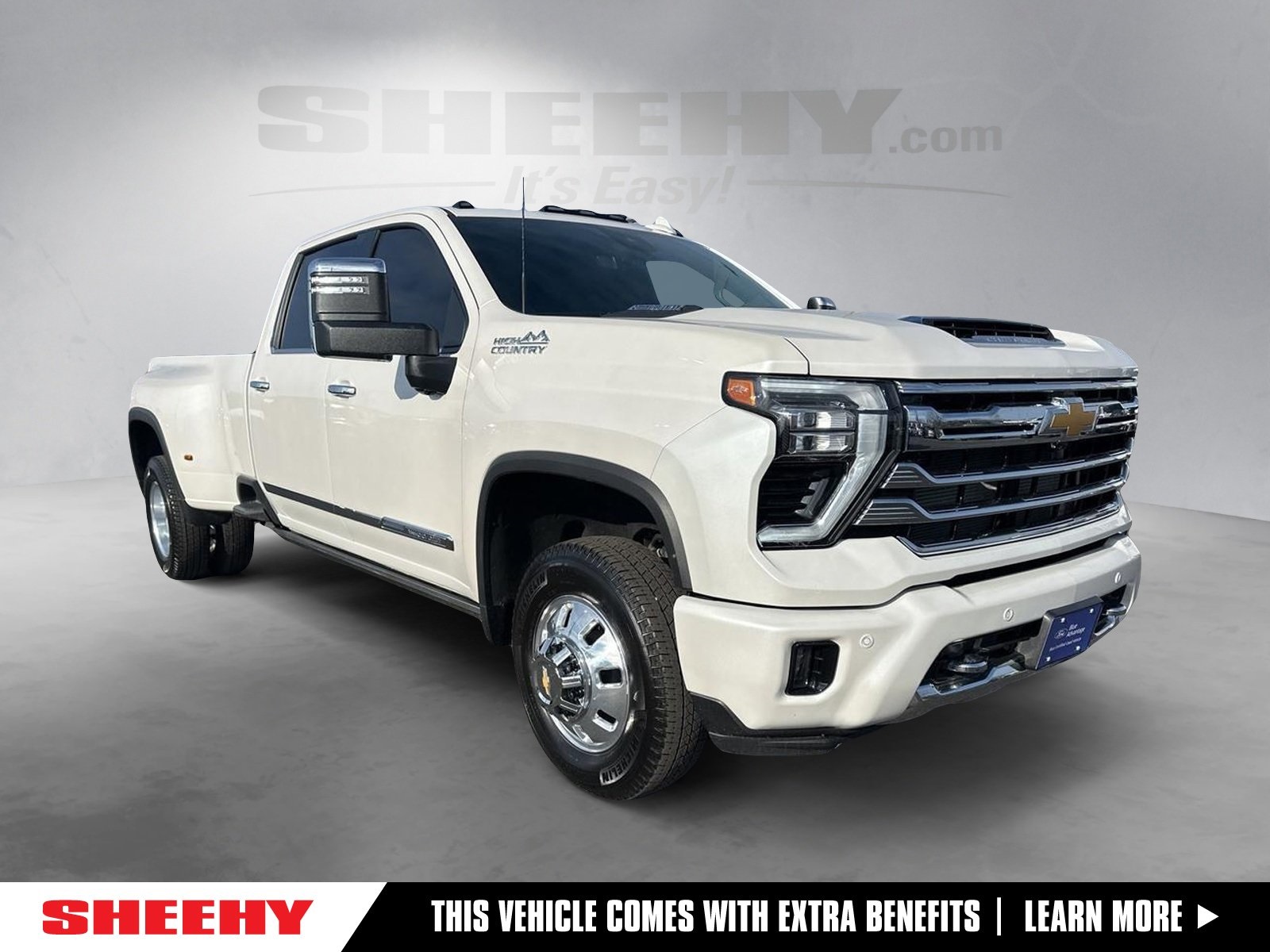 2025 Chevrolet Silverado 3500HD High Country's photo