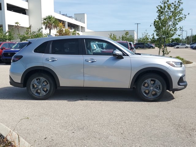 2026 Honda HR-V LX photo 3