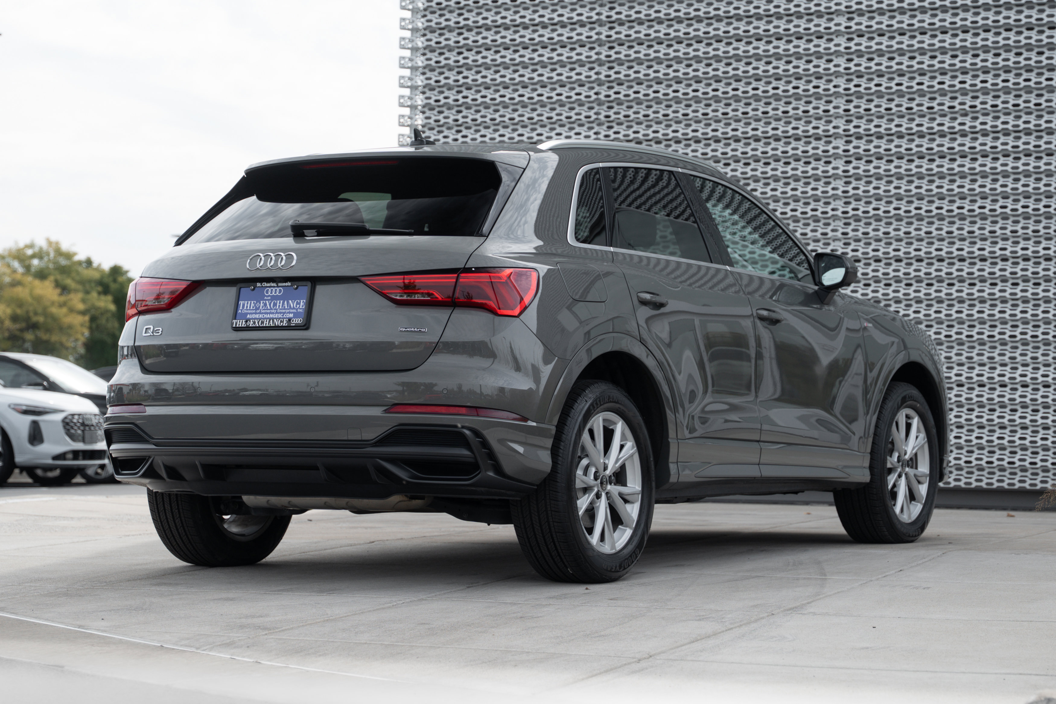 2022 Audi Q3 S line Premium Plus photo 4