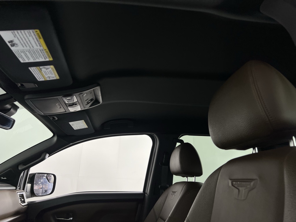2023 Nissan Titan Platinum Reserve photo 22