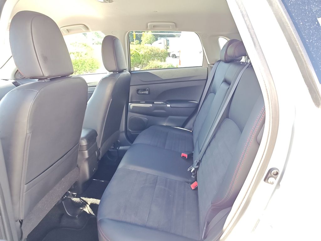 2024 Mitsubishi Outlander Sport ES photo 28