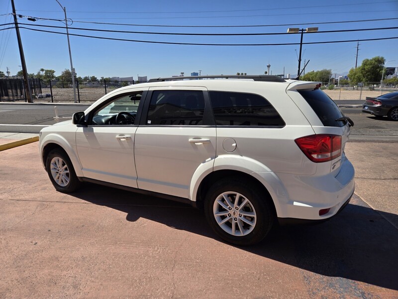 2018 Dodge Journey SXT photo 2
