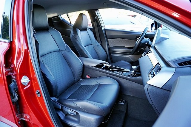 Used 2022 Red Toyota XLE image 11