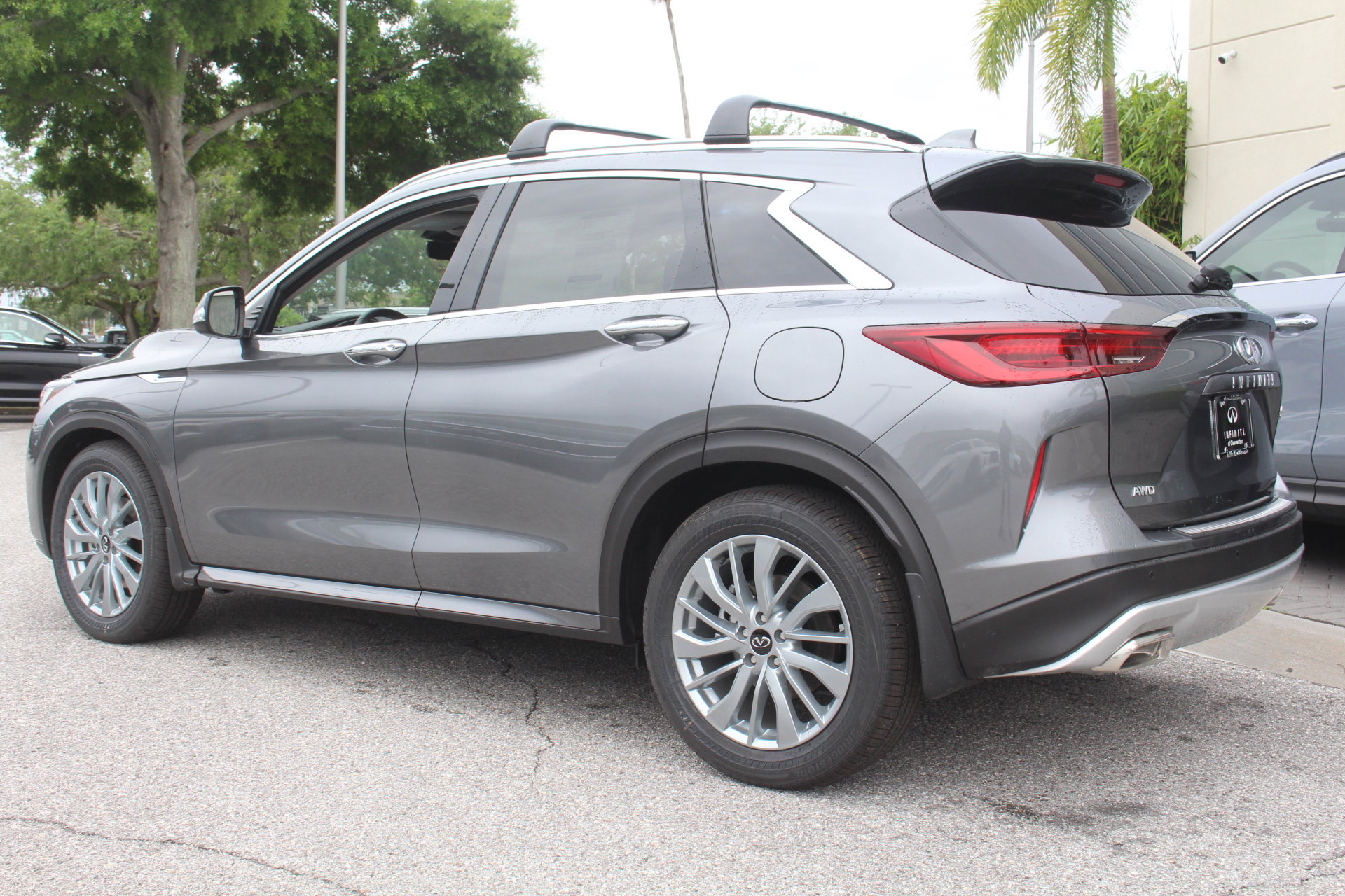 2025 Infiniti QX50 Luxe photo 3