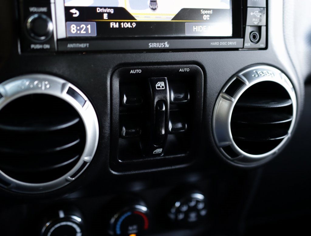 2016 Jeep Wrangler Unlimited Rubicon photo 17